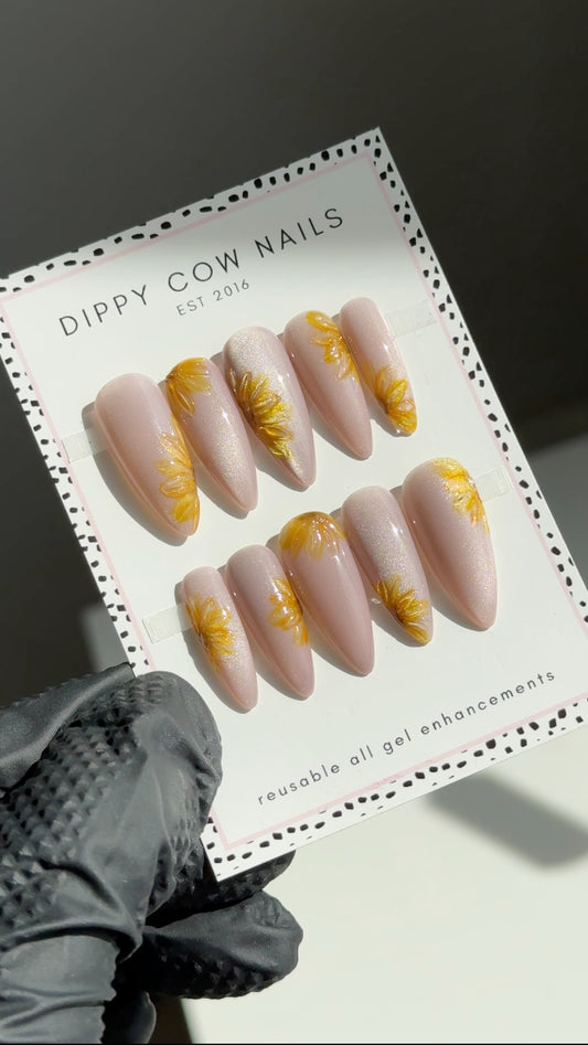 Sunflower | 3D Cateye Flower | Custom Press On Nails