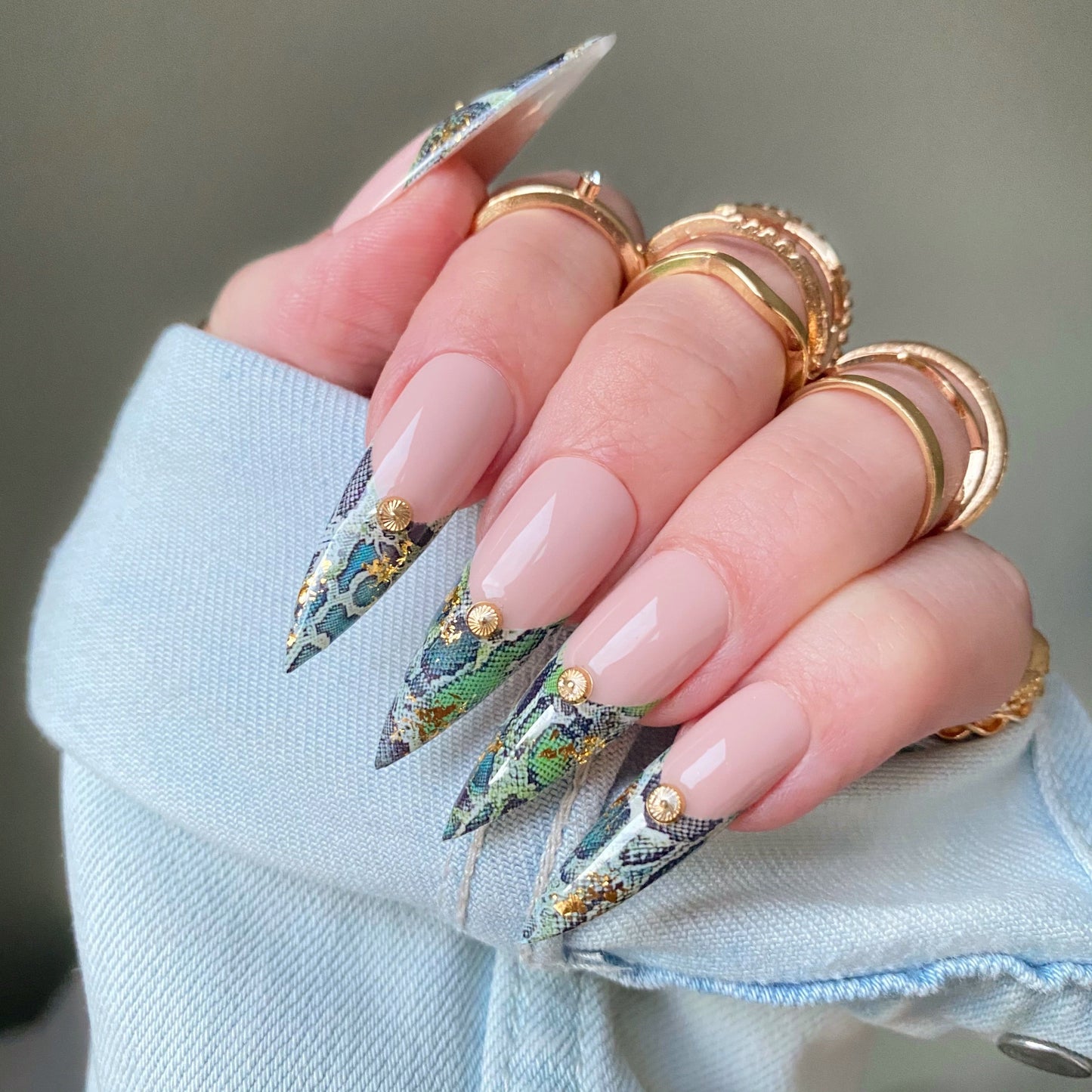 DIPPY COW NAILS