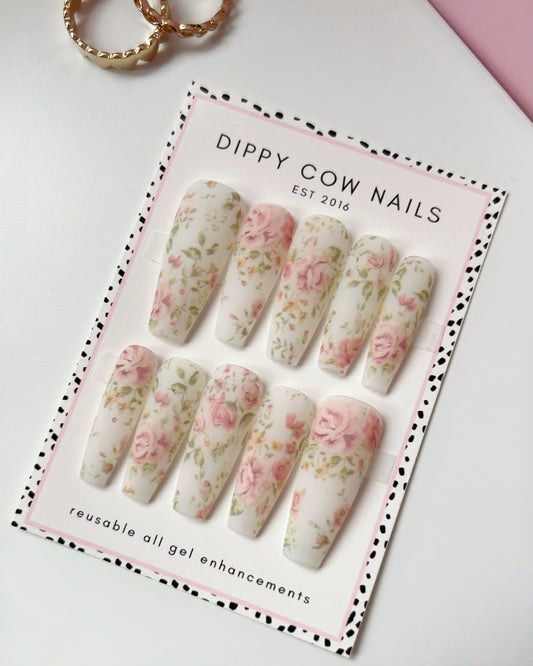 DIPPY COW NAILS