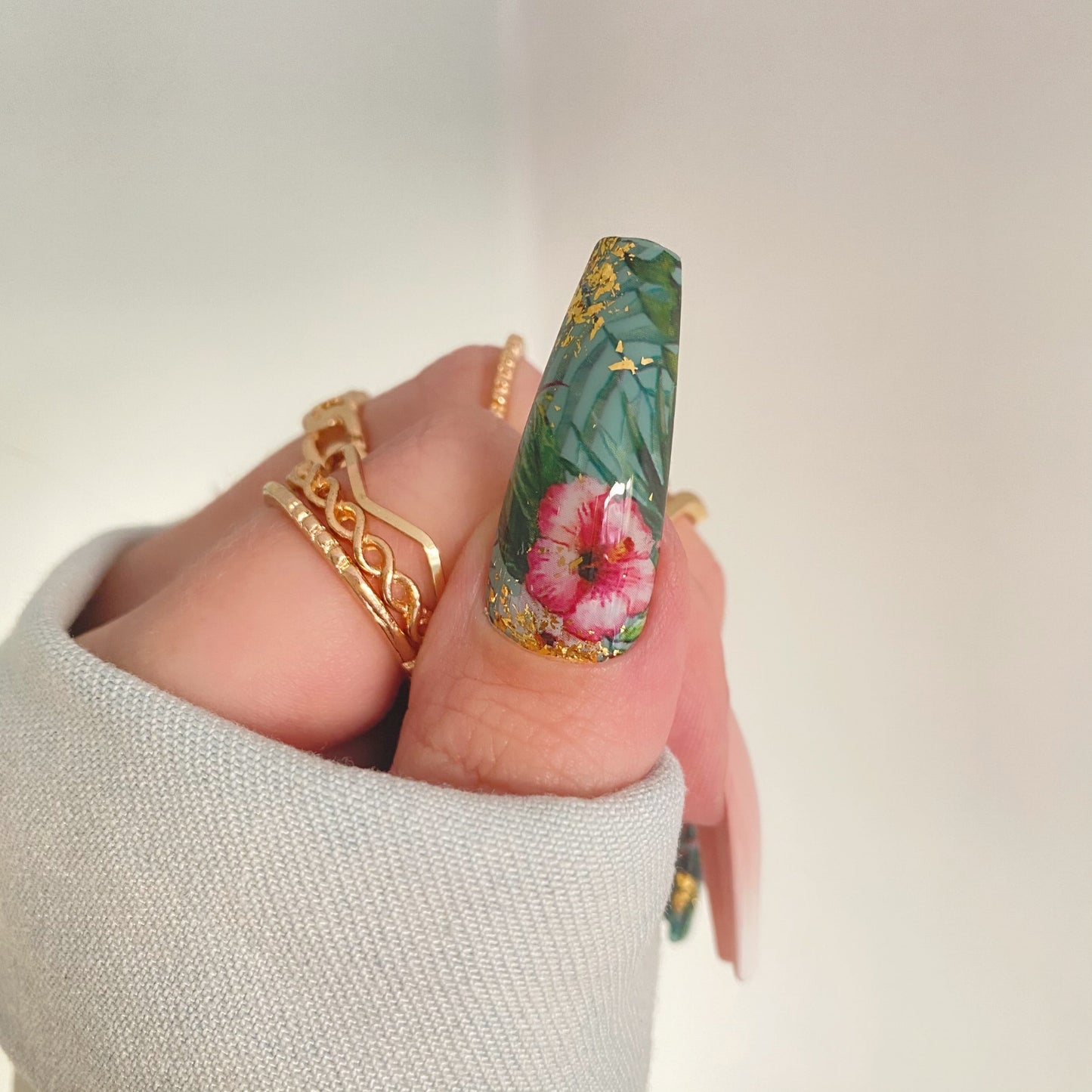 DIPPY COW NAILS