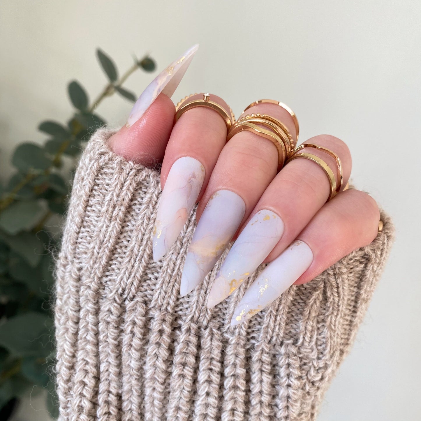 DIPPY COW NAILS
