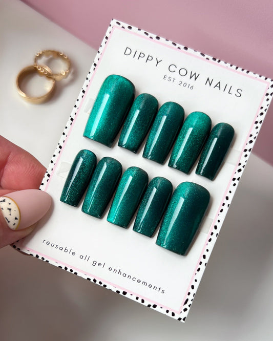 DIPPY COW NAILS