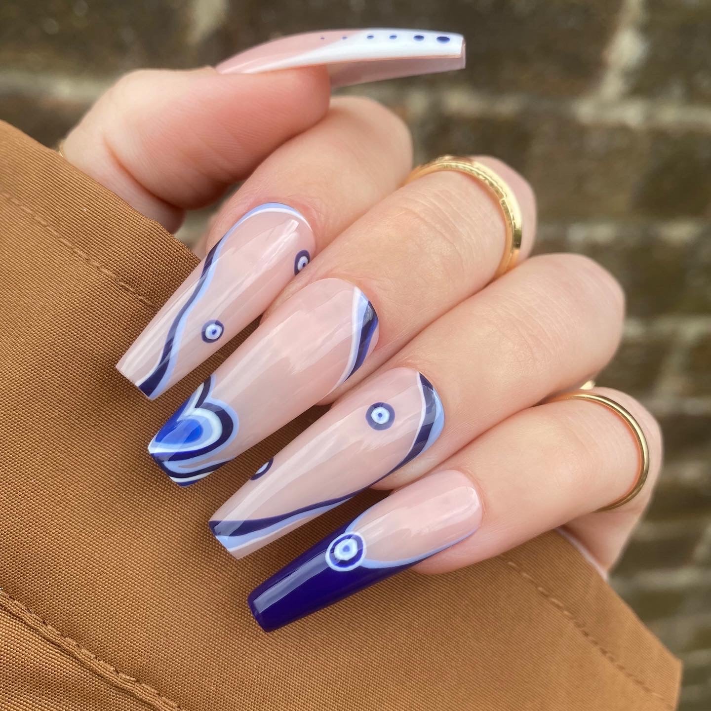 DIPPY COW NAILS