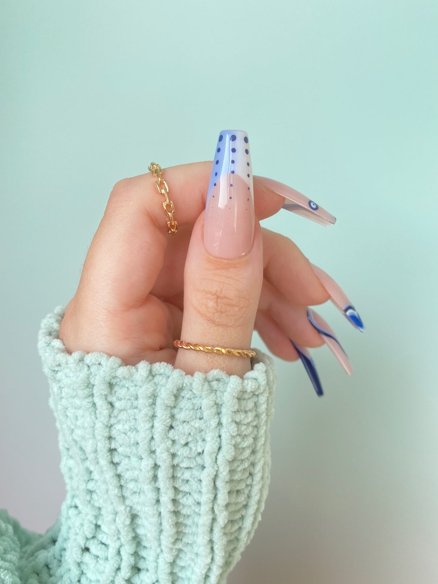DIPPY COW NAILS