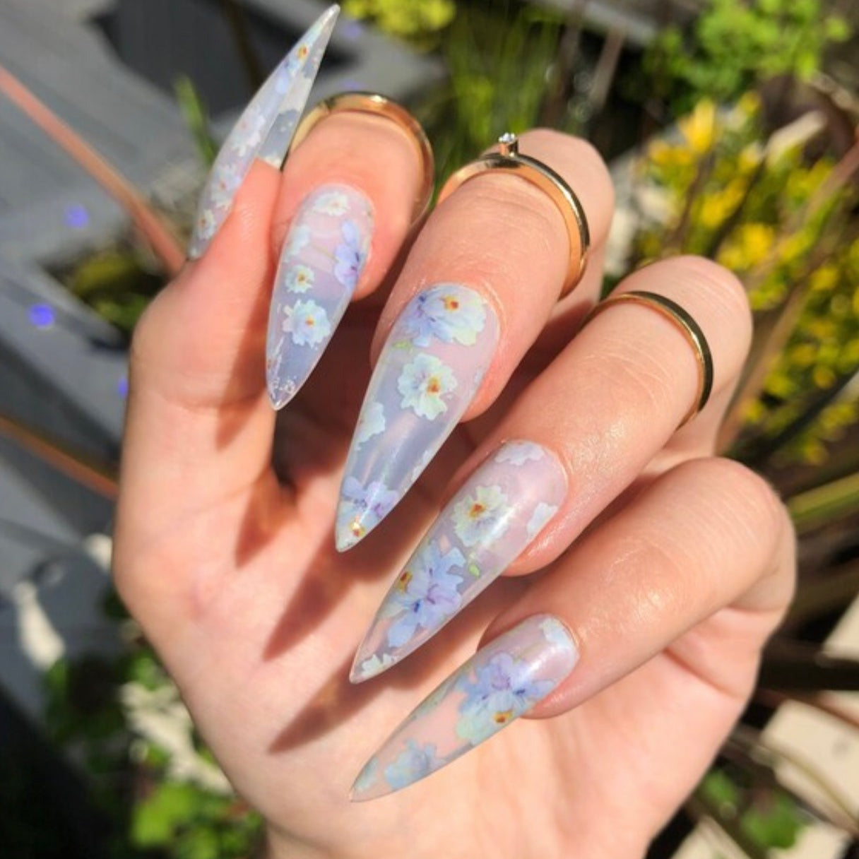 DIPPY COW NAILS
