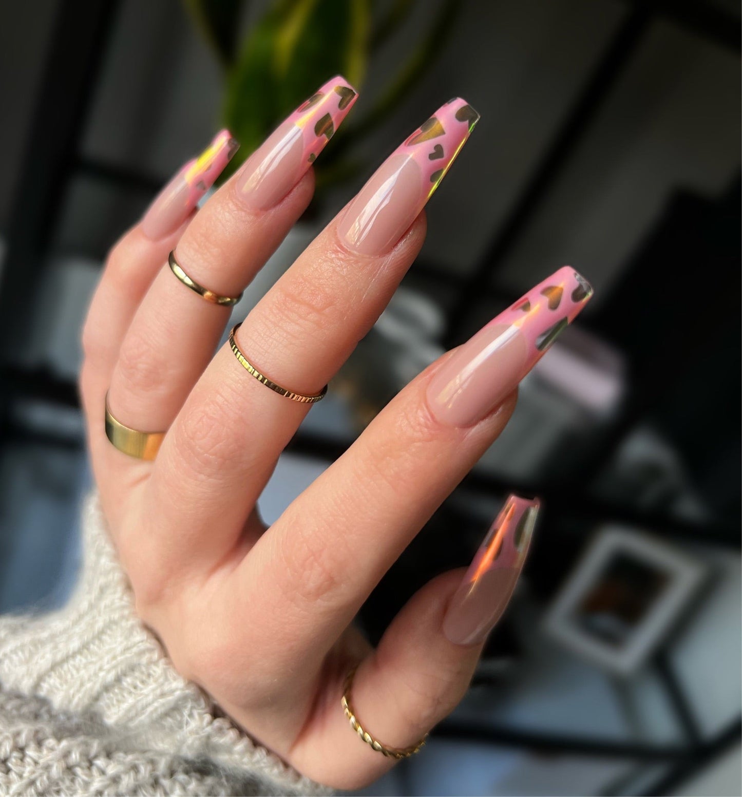 DIPPY COW NAILS