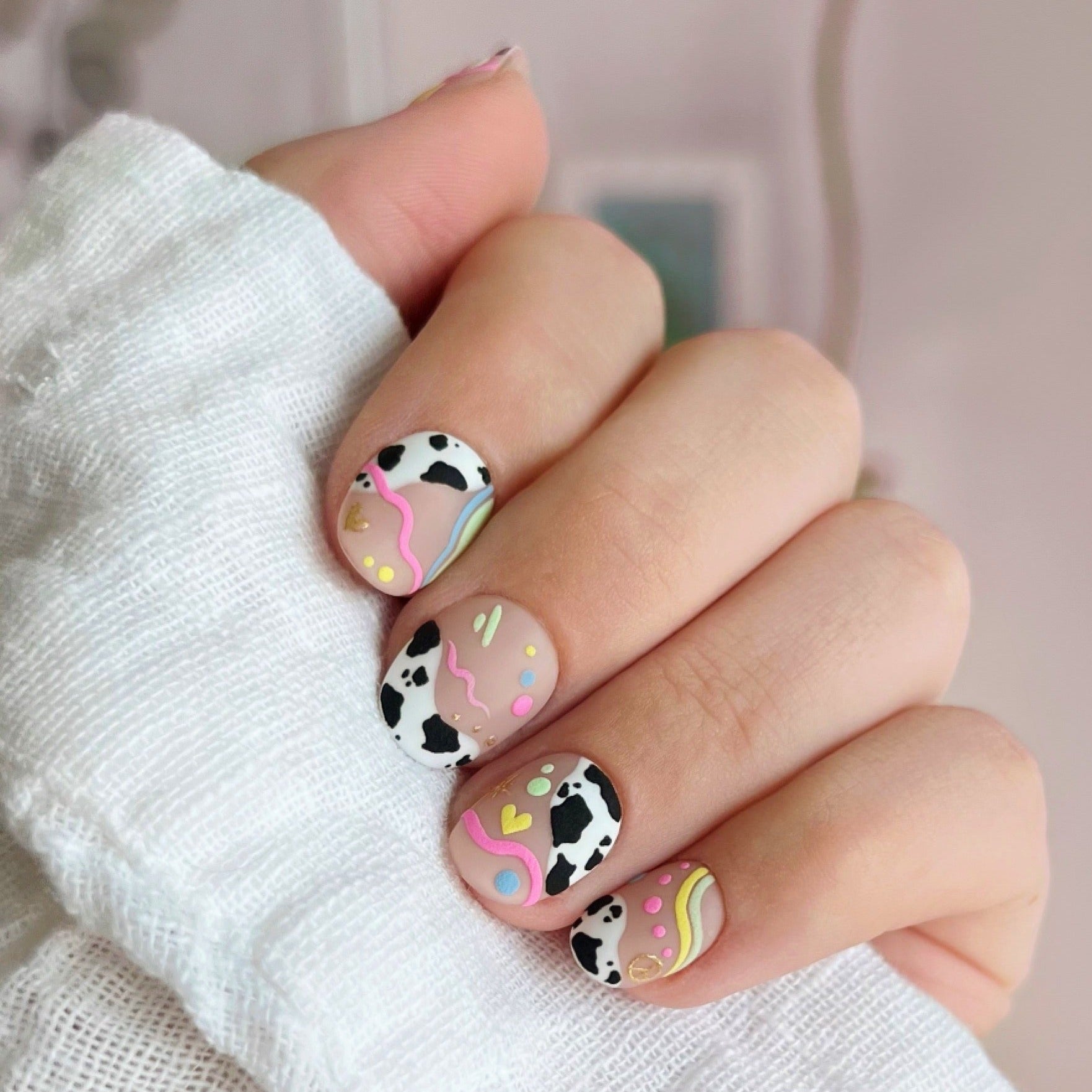 CUTE COW PRINT NAIL DESIGNS TO TRY IN 2022 - The Trend Spotter Web Story